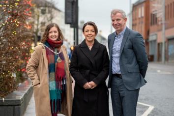Kimmins delivers festive parking boost to Newry